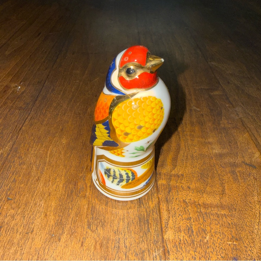 ROYAL WORCESTER PORCELAIN GOLDFINCH CANDLE SNUFFER